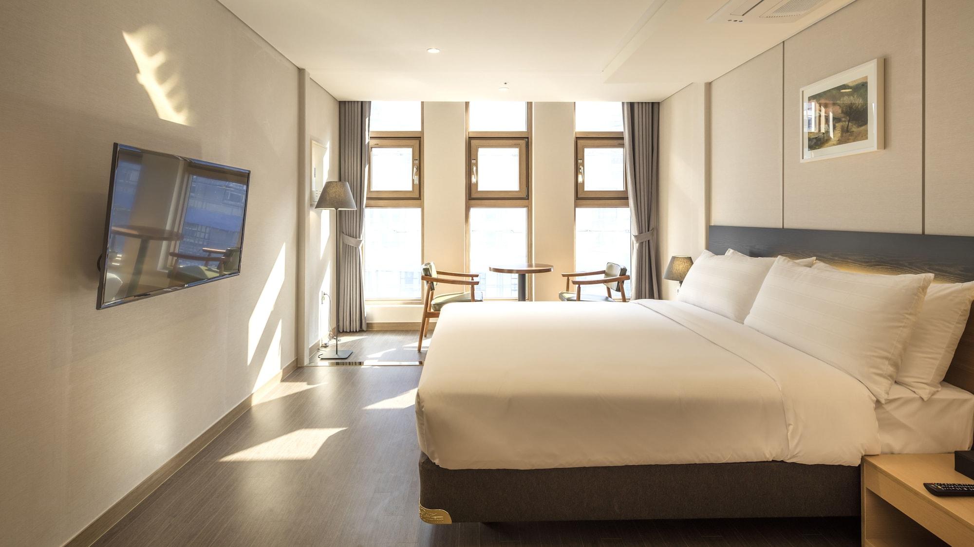 The First Stay Hotel Сеул Экстерьер фото