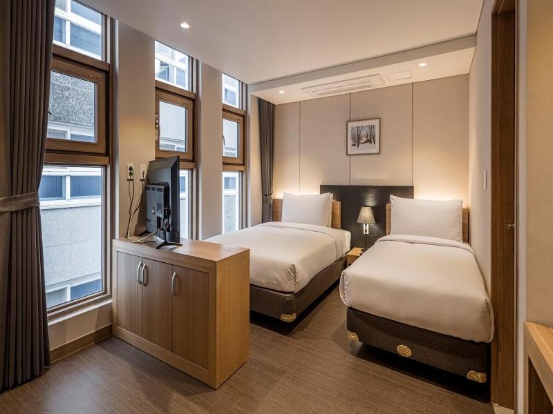 The First Stay Hotel Сеул Экстерьер фото